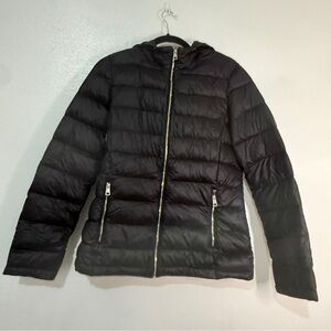 Andrew Marc Black Puffer Jacket w/Hood. Packable, Lightweight, Down. Sz M.